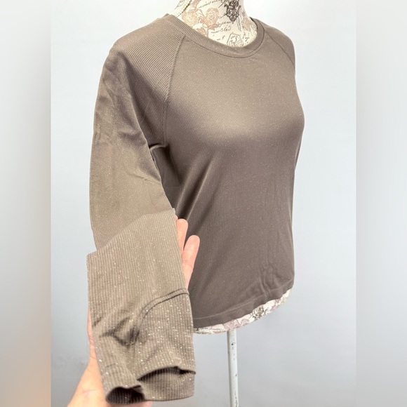 ATHLETA Taupe shimmer MOMENTUM seamless Long Sleeve Top size M - Picture 4 of 16